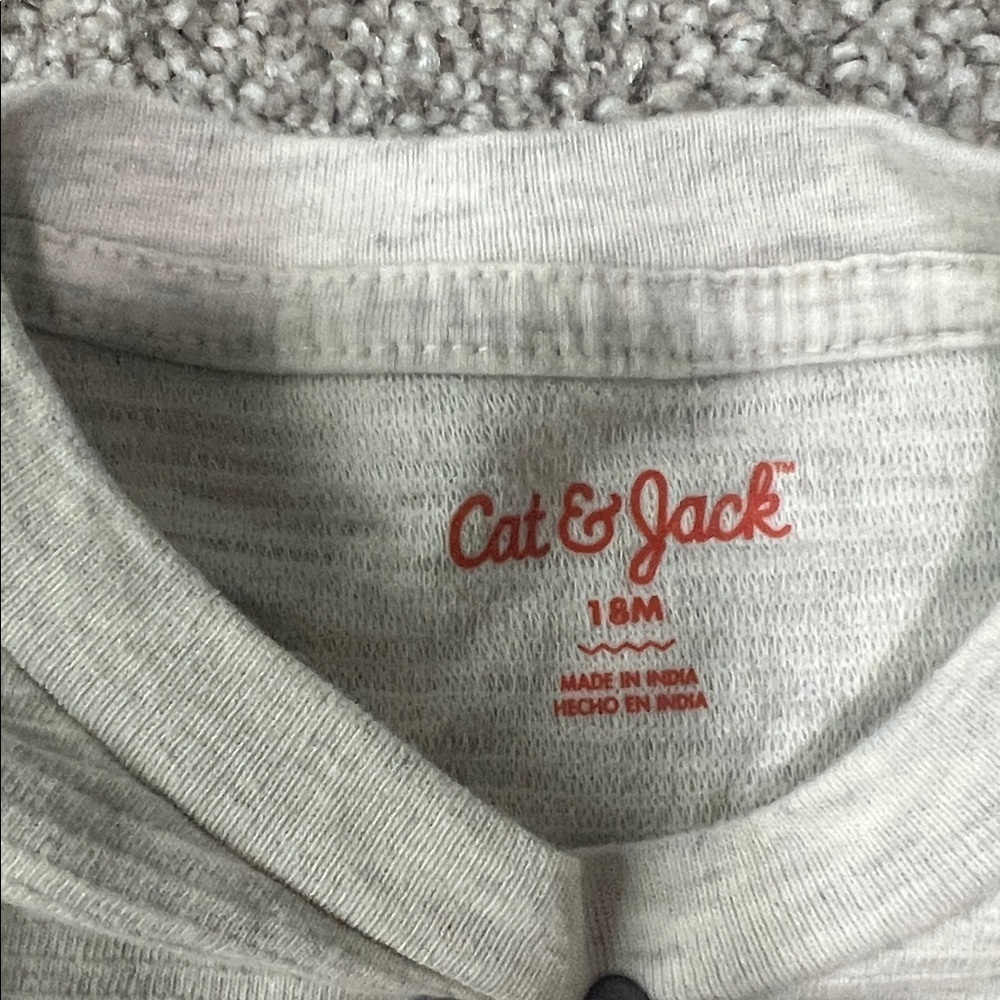 Cat & Jack Light Gray Long Sleeve Tee - Picture 2 of 3